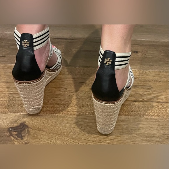 Tory Burch platform sandals - Picture 2 of 12